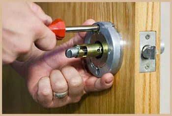 Elite Locksmith Services Lincolnshire, IL 847-713-5689 - 6-locks-replace